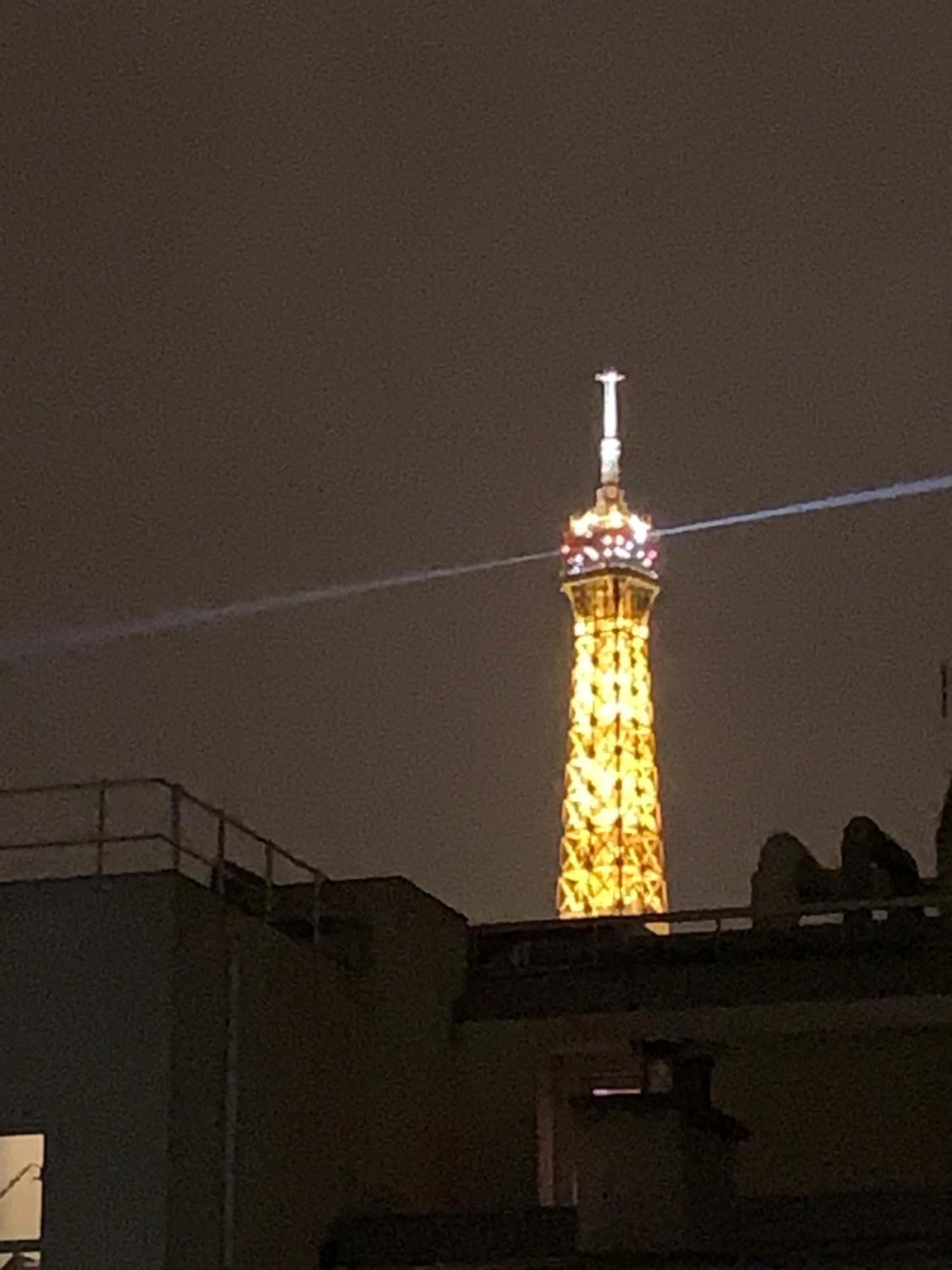 Vue Sur La Tour Eiffel *